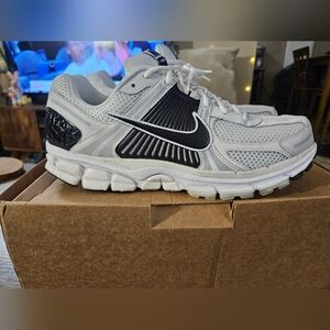 Nike Vomero 5 Size 12 Mens
